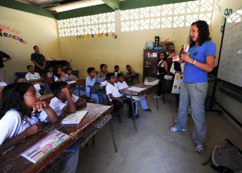 volunteer in Ecuador