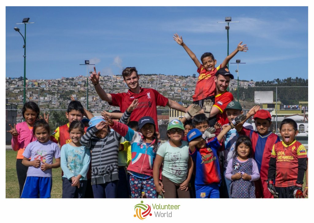 volunteering in ecuador during november